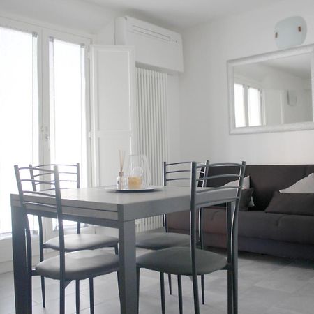 ボローニャSky Loft Airport - Modern Apt 1St Floorアパートメント エクステリア 写真