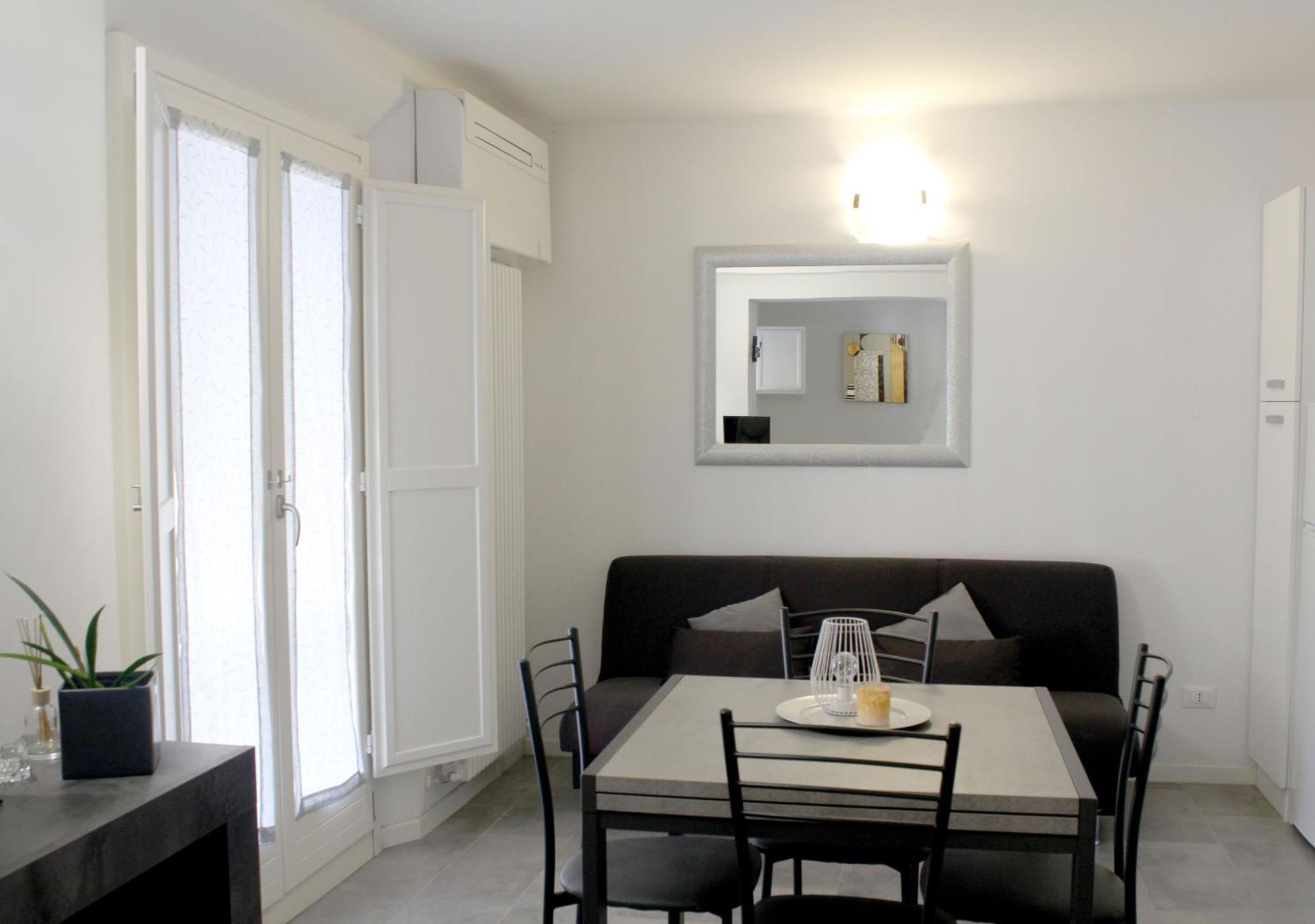 ボローニャSky Loft Airport - Modern Apt 1St Floorアパートメント エクステリア 写真